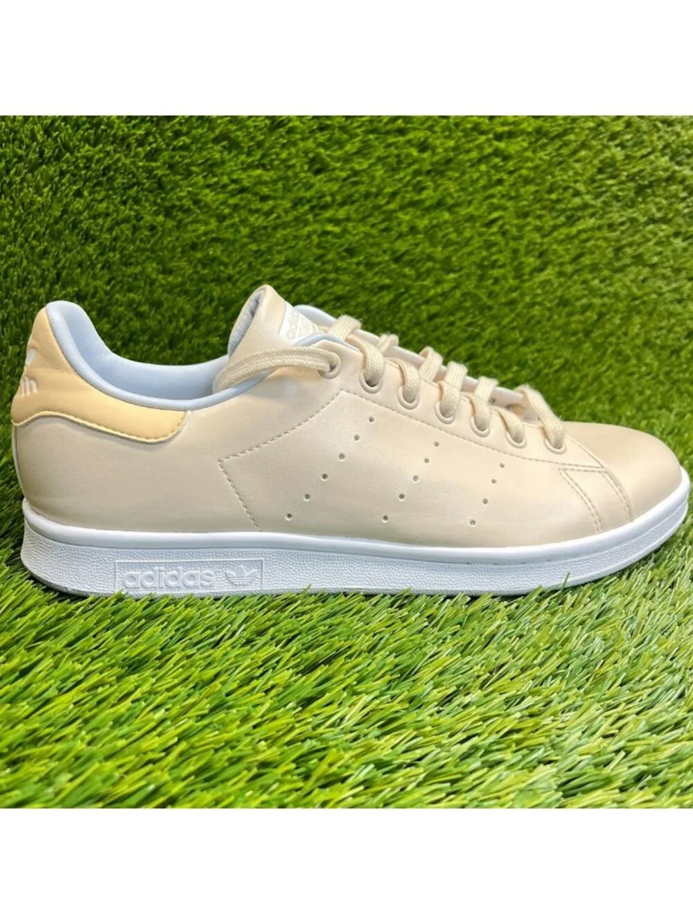 Adidas Stan Smith Womens Size 10.5 Ivory White Athletic Leather Shoes Sneakers